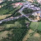 Arezzo, incidente sull'A1 con 4 morti: le immagini dall'elicottero della polizia