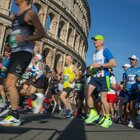Maratona di Roma, si corre tra i monumenti della Capitale: record di partecipazioni