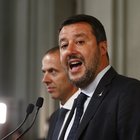Salvini: «Italiani ostaggio di 100 cacciatori di poltrone»