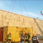 Crotone, esplosione al porto: tre morti