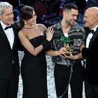 Sanremo 2019, Mahmood vince a sorpresa: le giurie ribaltano il televoto. Bufera social: «Voto politico»