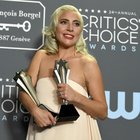 Lady Gaga fugge dai Critics' Choice Awards per assistere il suo cavallo morente