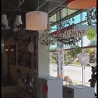 • La scossa in un negozio di lampadari