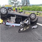 Incidente sull'A1, morta una ragazza romana di 21 anni: l'auto guidata dalla mamma ha tamponato un tir