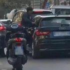 Scende dallo scooter e picchia un automobilista a bordo della sua macchina: attimi di panico a Civitanova