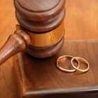 • Divorzi più facili: "Basterà una convenzione con l'avvocato"