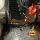 Roma, crolla la scala mobile nella metro, i gradini come tagliole: i feriti hanno lesioni gravi