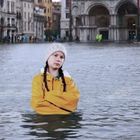 «Ve l'avevo detto»: il fotomontaggio virale di Greta Thunberg a piazza San Marco