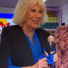 Camilla diventa Barbie e lei scoppia a ridere: «La bambola ha 50 anni in meno»