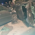Schianto tra due auto nella notte: morti tre giovani, una ragazza ferita