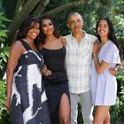 Obama, foto in famiglia per il Ringraziamento ma tutti notano la figlia Sasha: «Non è possibile»