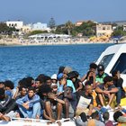 Migranti, 250 arrivi a Lampedusa. Musumeci: «Dichiarare emergenza»