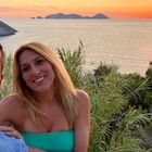 Di Maio in vacanza a Ponza, il selfie con la fidanzata Virginia Saba: «L'Italia è il paese più bello del mondo»
