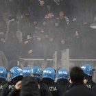 Roma, Lazio-Eintracht: tensione all'Olimpico. E' allerta ultrà tedeschi. Scontri con la polizia fuori l'Olimpico FOTO