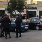 PAURA A ROMA, sparatoria davanti a un bar di Cinecittà: due feriti in ospedale