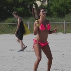 Eva Longoria in spiaggia a Miami: la cellulite non risparmia nemmeno la sexy-casalinga disperata