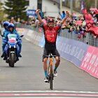 Damiano Caruso, l'ex gregario spicca il volo: vince ad Alpe Motta e blinda il podio, Bernal mette in cassaforte la maglia rosa