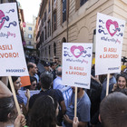 • La protesta in piazza a Roma, "il ministro deve dimettersi"