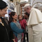 Papa Francesco incontra i rom: «A Roma crescono razzismo e xenofobia»