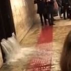 Bomba d'acqua su Roma, metro A allagata: chiuse le stazioni Repubblica e Manzoni