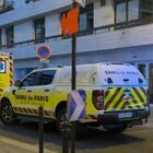 Parigi, sparatoria: un morto e quattro feriti. Arrestato uno dei due assalitori, si ignora il movente