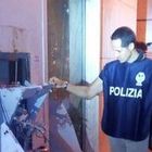 Fanno esplodere bancomat e fuggono col bottino, paura tra gli abitanti Fanno esplodere bancomat e fuggono col bottino, paura tra gli abitanti