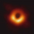 Buco nero, ecco la prima foto reale: dista 55 milioni di anni luce. «È l'immagine del secolo»