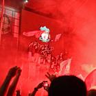 Premier League, a Liverpool festa tra fuochi d'artificio e polemiche