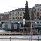 Milano, in Darsena spunta anche l'albero di Natale...