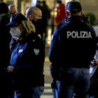 Milano, uomo di 26 anni accoltellato al torace in strada: è grave