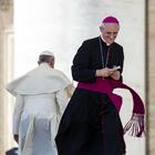 Svolta per i vescovi il Papa sceglie Zuppi «Uomo di dialogo», alla Cei applicherà il "metodo di Bologna"