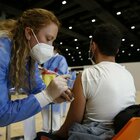 Vaccini Lazio, caos pediatri: «Per il 15 giugno non siamo pronti, ci servono gli spazi negli hub»