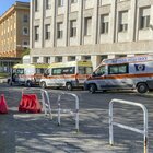 Ospedali sotto pressione, l'allarme dei chirurghi: «Operazioni bloccate, anche su pazienti oncologici»