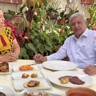 Il Messico fa finta di niente. Obrador: «Andate a mangiare fuori, nessuna paura»