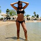 Sara Tommasi, bikini da urlo a Sharm el-Sheikh. Pioggia di commenti: «Sei stupenda»