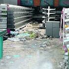 Ucraina, a Mariupol corpi di civili ammassati in un supermercato: la foto choc