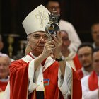 San Gennaro ripete il "miracolo": il Sangue si è sciolto tra gli applausi