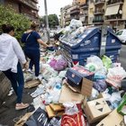 Il calvario dei rifiuti: mezzo milione di proteste a Roma