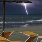 Fulmine colpisce una famiglia in spiaggia a Soverato 