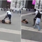 Milano, ragazzo picchiato a sangue davanti alla stazione Centrale: il video choc sui social