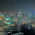 Dubai, la piscina a sfioro più lunga del mondo: sarà sospesa tra i grattacieli. Ecco il costo del progetto