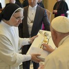 Papa Francesco, la strategia del Vaticano per fermare gli hater: «Stile riflessivo ma non reattivo»