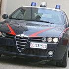 Clandestino arrestato per spaccio, dà i numeri e spacca il vetro dell'auto dei Carabinieri: espulso