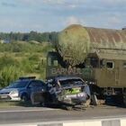 Russia, camion per missili balistici intercontinentali Topol si scontra con un'auto. «Si è rischiata la catastrofe»