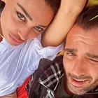 Belen e Elio Lorenzoni, primo rischio insieme nel volo in parapendio: «Faccio quello che voglio»