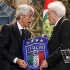 La Figc al Quirinale, Chiellini: «La Nazionale sia un esempio» Mattarella: «Spero che nel 2022 il mio successore festeggi il Mondiale»