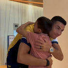 Cristiano Ronaldo, l'incontro con il bambino siriano sopravvissuto al terremoto: «È un sogno»