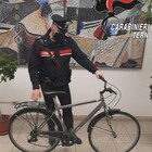 Cittadino vede furto di una bici e chiama  carabinieri 