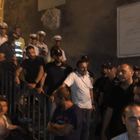 Protestano gli autodemolitori: incatenati sotto il Campidoglio