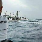 Peschereccio affonda in Sardegna dopo lo scontro con un traghetto: disperso un marinaio, ricerche in mare